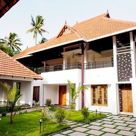 Kalloos Island Backwater Resort Kollam Exteriör bild