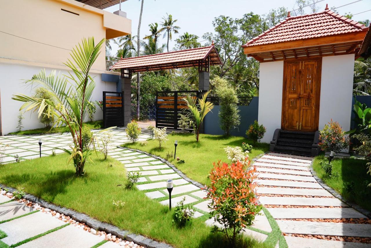 Kalloos Island Backwater Resort Kollam Exteriör bild