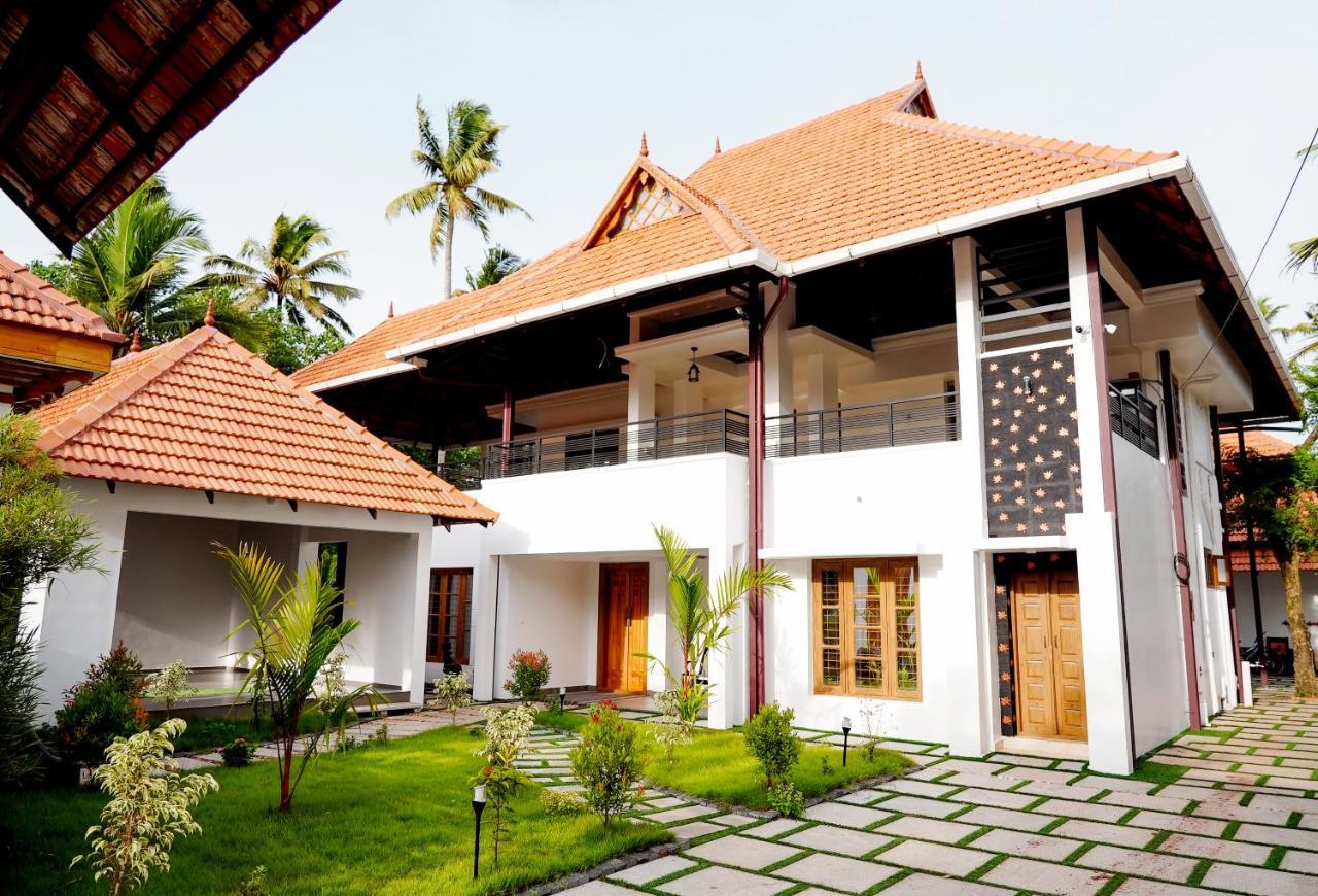 Kalloos Island Backwater Resort Kollam Exteriör bild