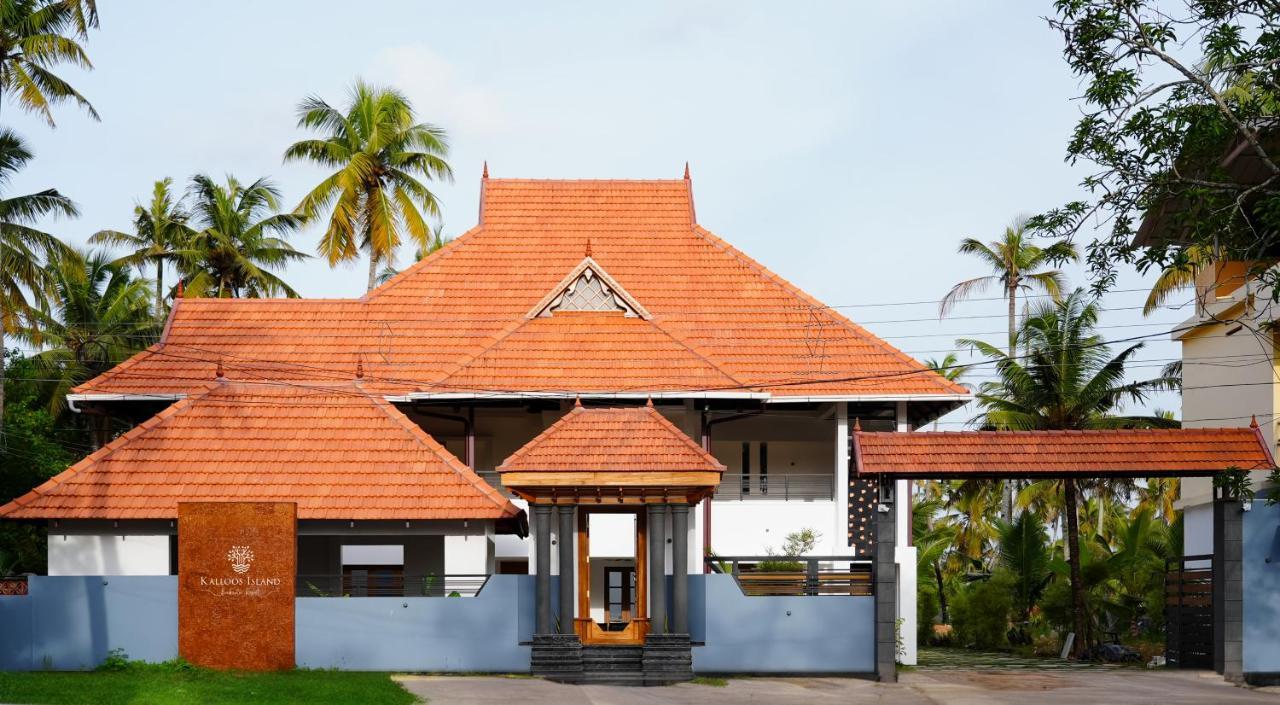 Kalloos Island Backwater Resort Kollam Exteriör bild