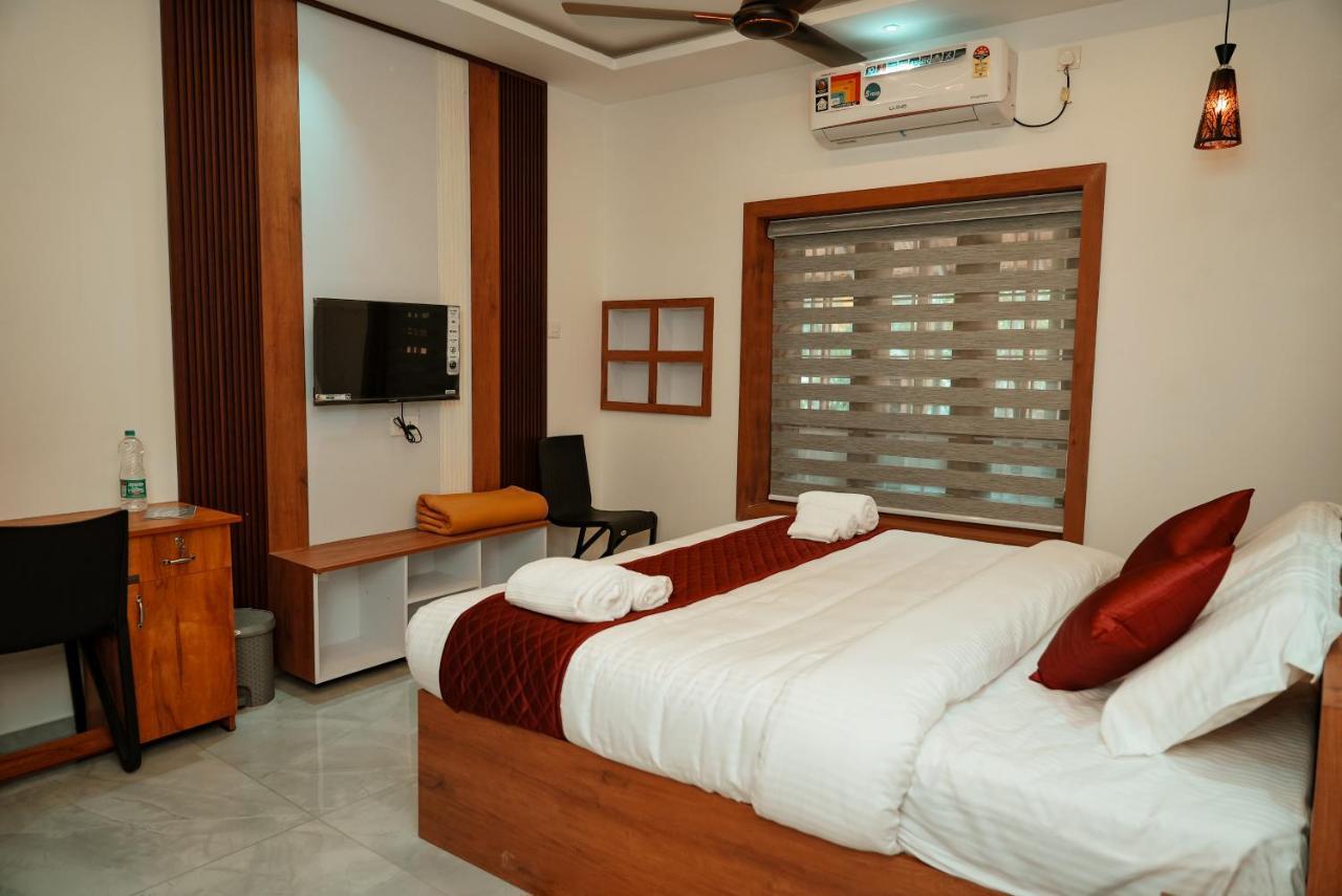 Kalloos Island Backwater Resort Kollam Exteriör bild